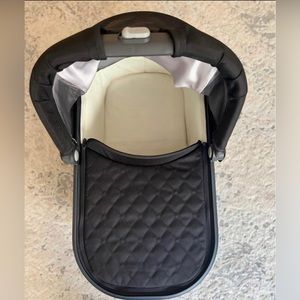 UppaBaby Bassinet (vista stroller attachment or standalone bassinet).